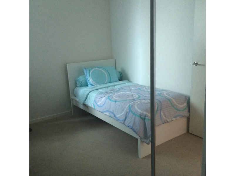 2402/8 Sutherland Street, Melbourne VIC 3000