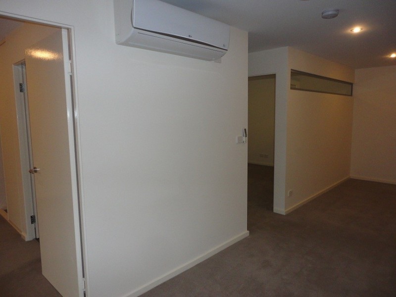 105/8 Exploration Lane, Melbourne VIC 3000