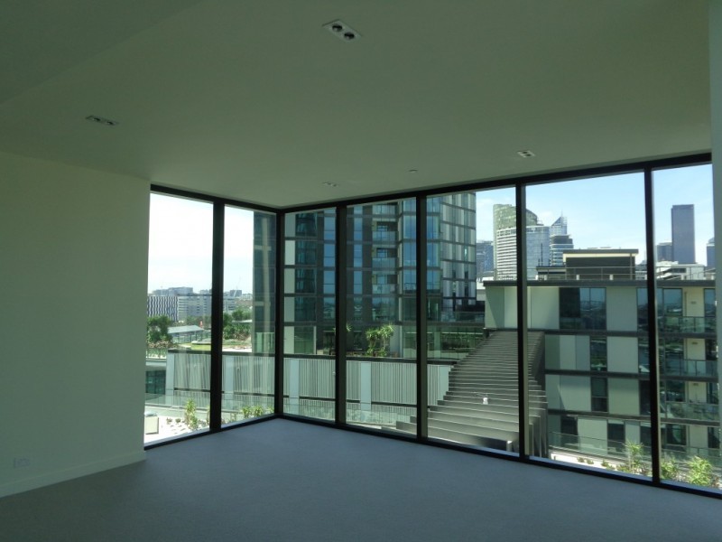 906/9 Waterside Place, Docklands VIC 3008