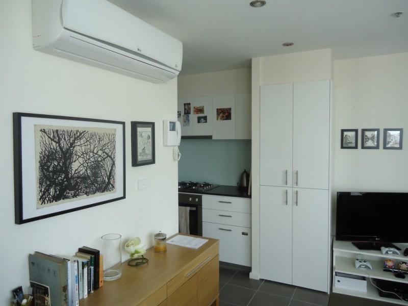 2005/8 Exploration Lane, Melbourne VIC 3000