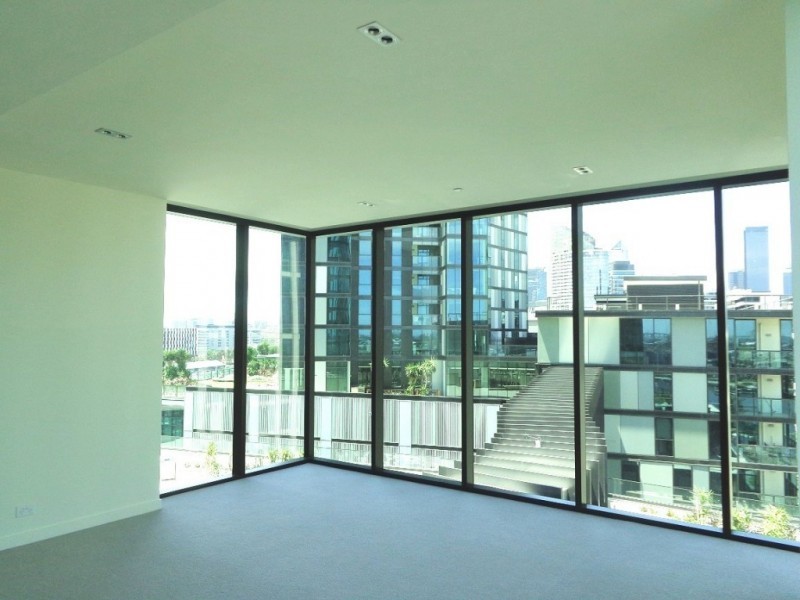 906/9 Waterside Place, Docklands VIC 3008