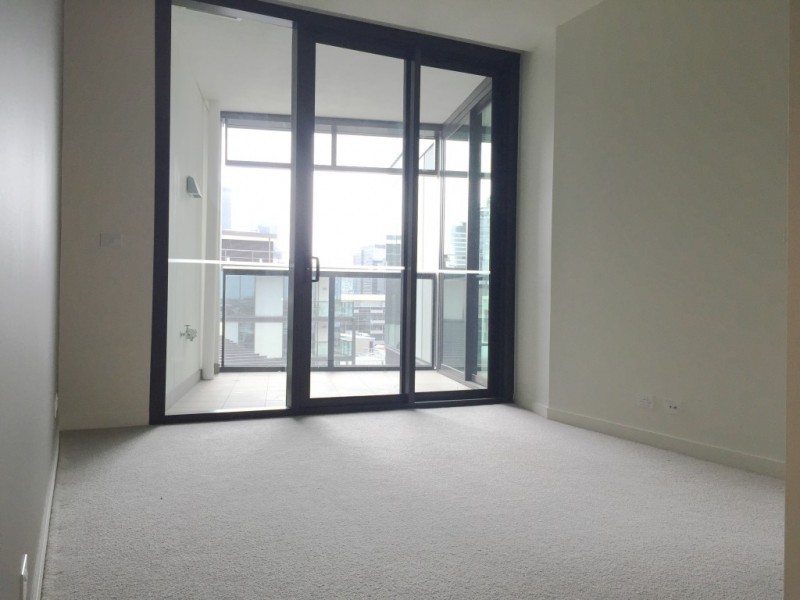 906/9 Waterside Place, Docklands VIC 3008