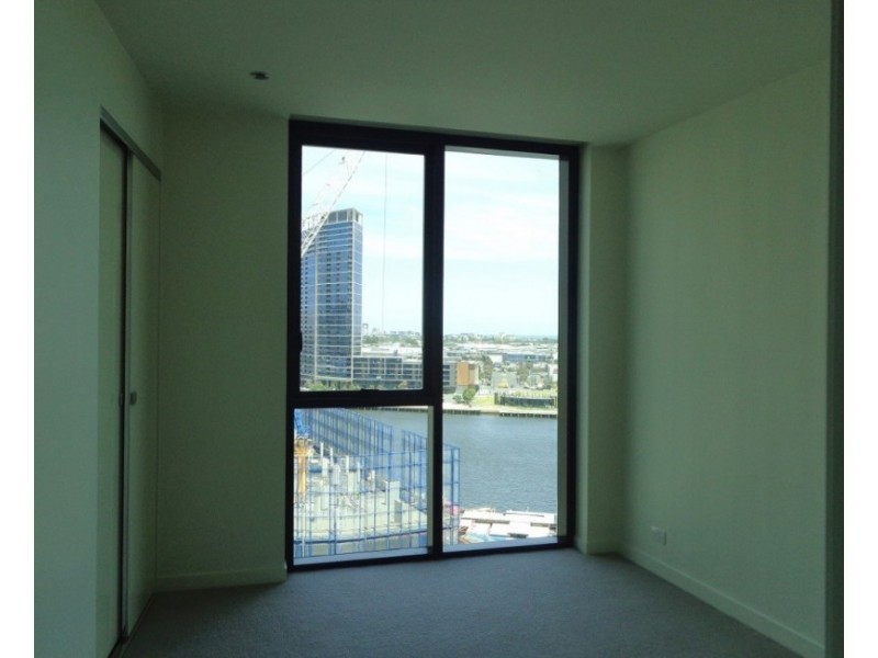 906/9 Waterside Place, Docklands VIC 3008