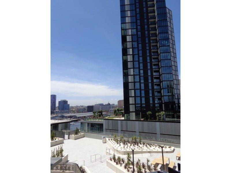 906/9 Waterside Place, Docklands VIC 3008
