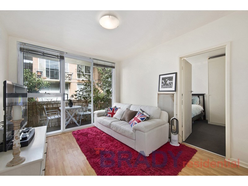 27/25 Robe Street, St Kilda VIC 3182