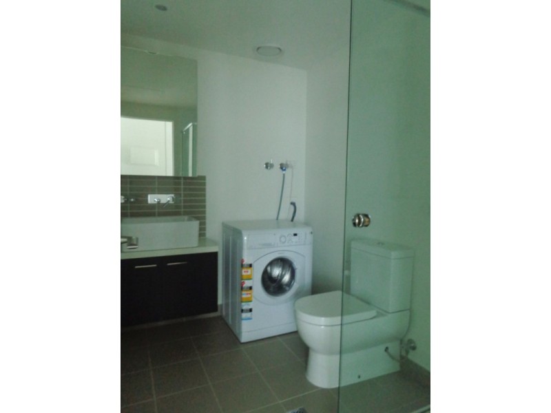 1303/5 Sutherland Street, Melbourne VIC 3000