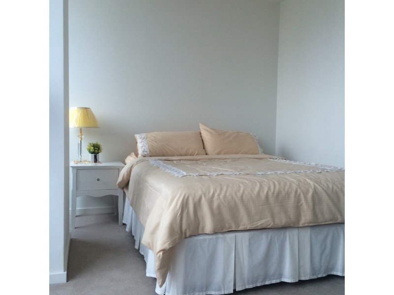 2402/8 Sutherland Street, Melbourne VIC 3000
