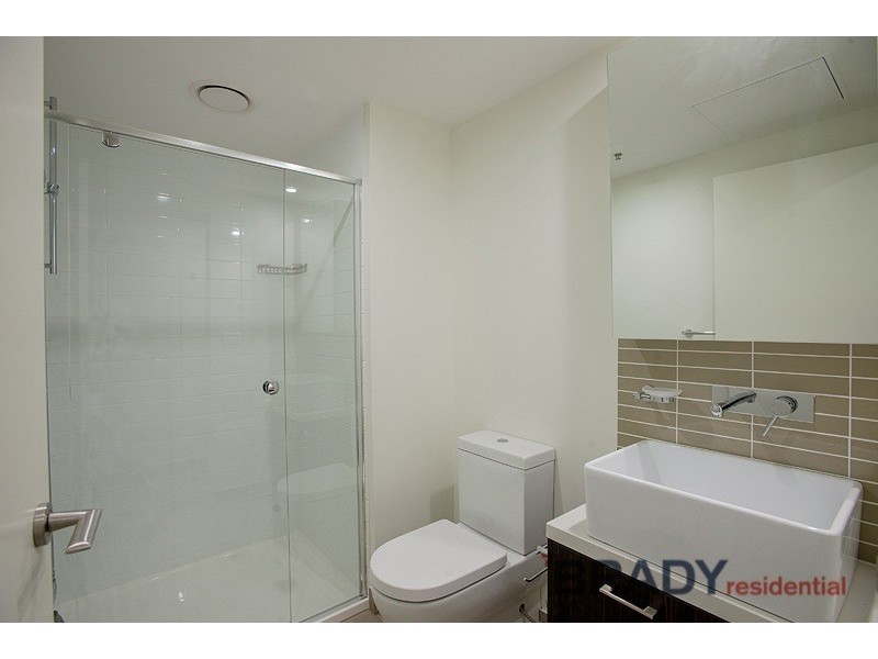 1004/8 Sutherland Street, Melbourne VIC 3000