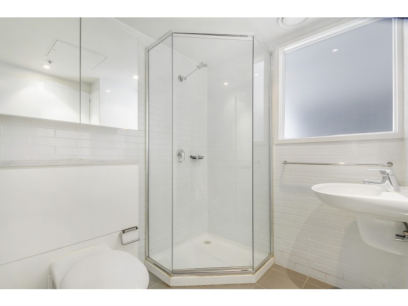 2401/22-40 Wills Street, Melbourne VIC 3000