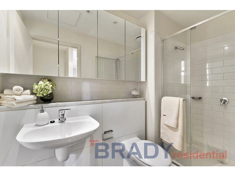 2206/25-33 Wills Street, Melbourne VIC 3000