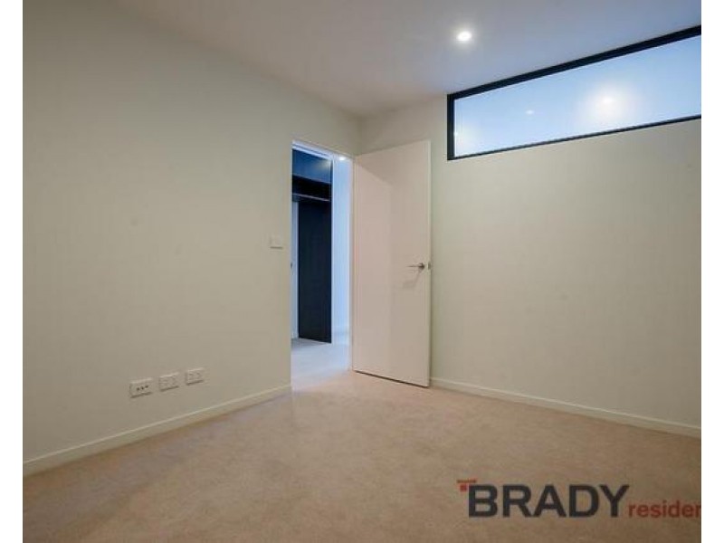 1002/5 Sutherland Street, Melbourne VIC 3000