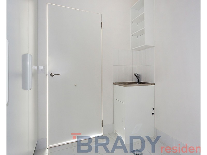 2403/500 Elizabeth Street, Melbourne VIC 3000