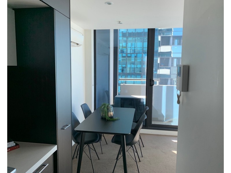 1707/8 Sutherland Street, Melbourne VIC 3000