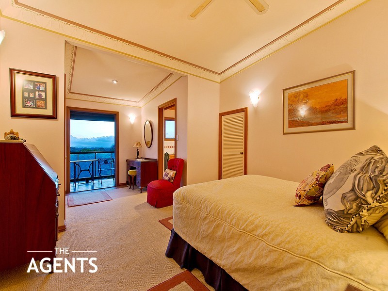 110 Shorncliffe Parade, Shorncliffe QLD 4017