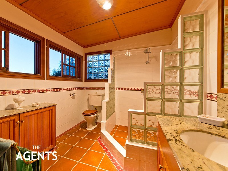 110 Shorncliffe Parade, Shorncliffe QLD 4017