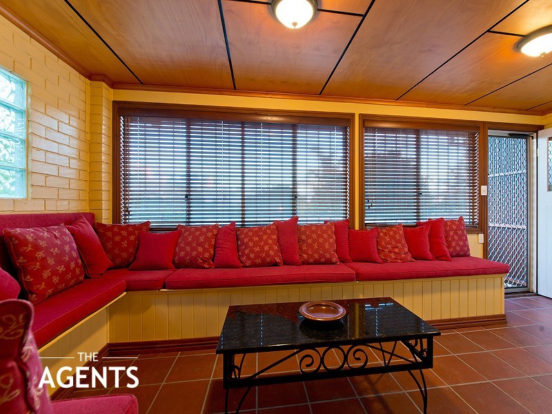 110 Shorncliffe Parade, Shorncliffe QLD 4017
