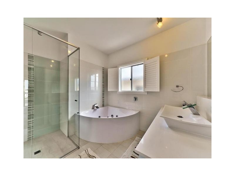 38 School Street, Hendra QLD 4011