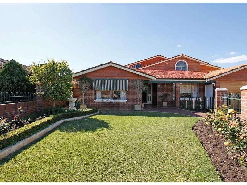 6 Delphi Place, Coogee WA 6166