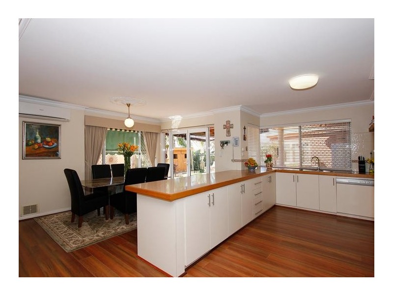 6 Delphi Place, Coogee WA 6166