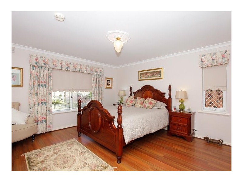 6 Delphi Place, Coogee WA 6166