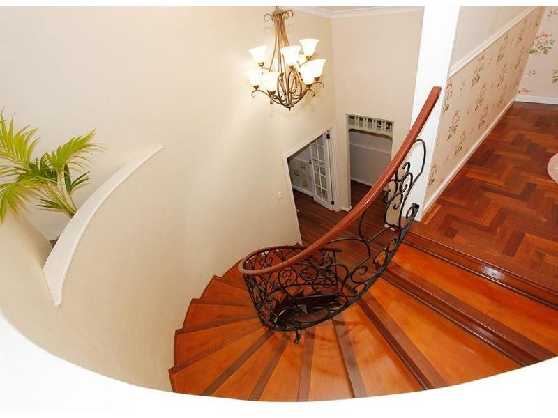 6 Delphi Place, Coogee WA 6166