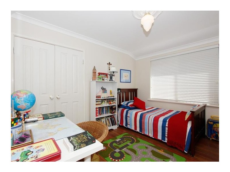 6 Delphi Place, Coogee WA 6166