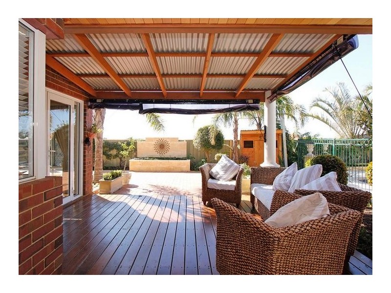 6 Delphi Place, Coogee WA 6166