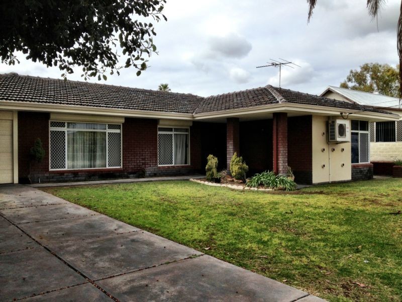 62 Hamilton Road, Hamilton Hill WA 6163