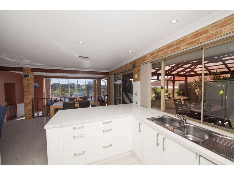 7 Seaview Terrace, Coogee WA 6166