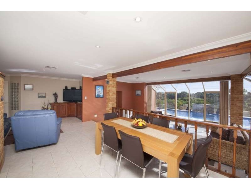 7 Seaview Terrace, Coogee WA 6166