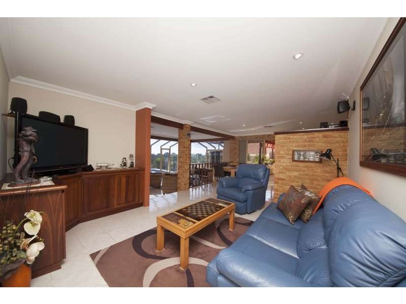 7 Seaview Terrace, Coogee WA 6166