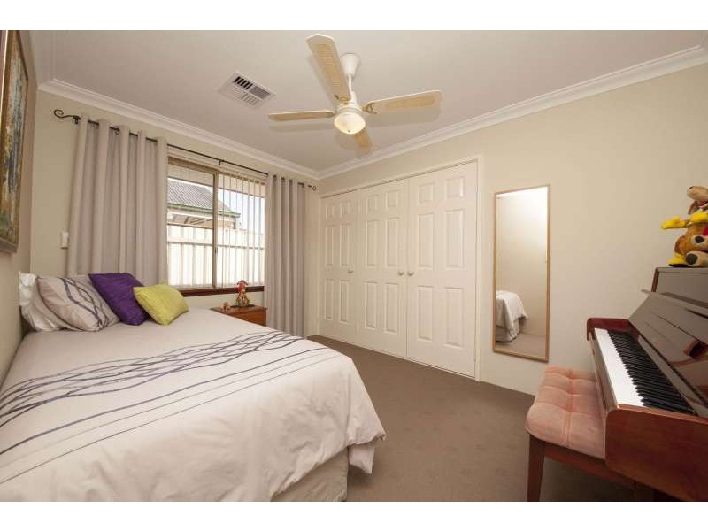 7 Seaview Terrace, Coogee WA 6166