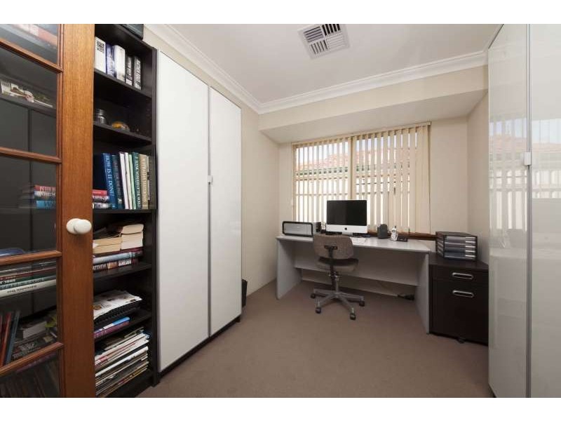 7 Seaview Terrace, Coogee WA 6166