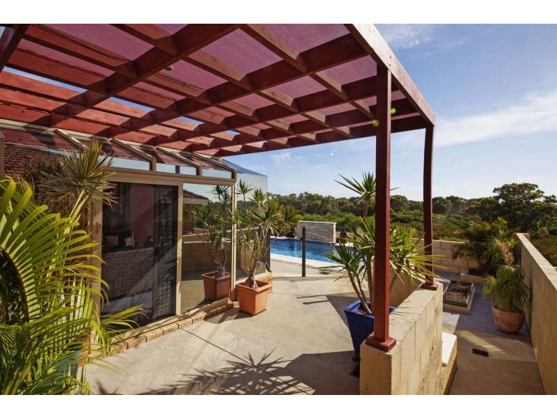 7 Seaview Terrace, Coogee WA 6166