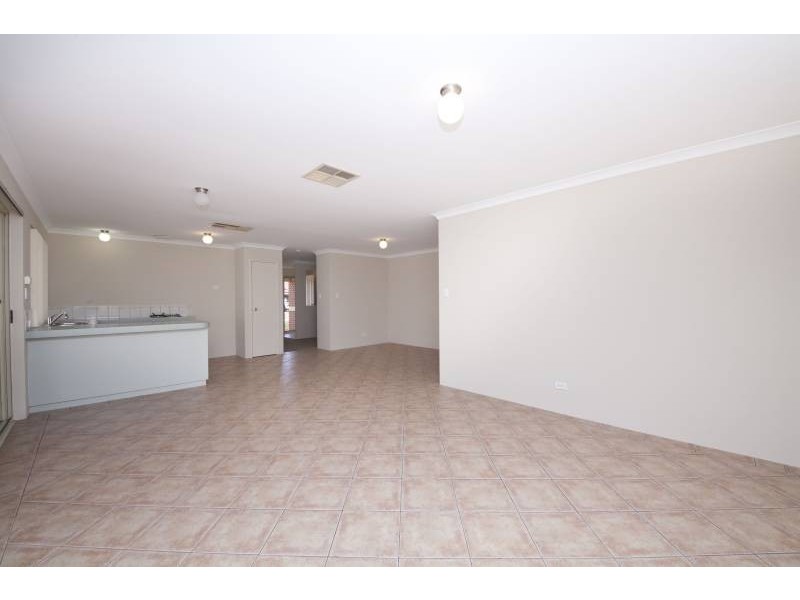 18 Blakemore Retreat, Huntingdale WA 6110