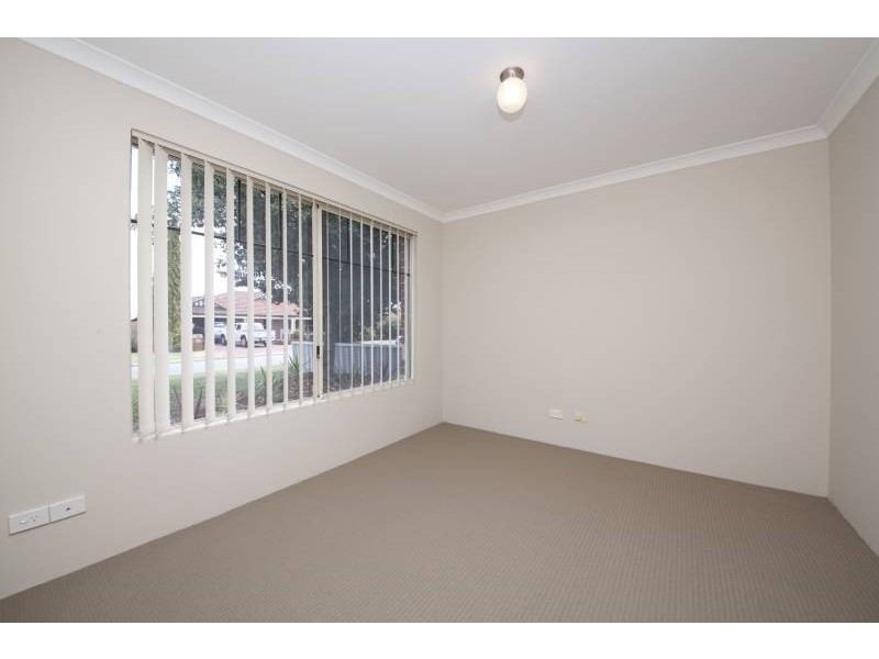 18 Blakemore Retreat, Huntingdale WA 6110