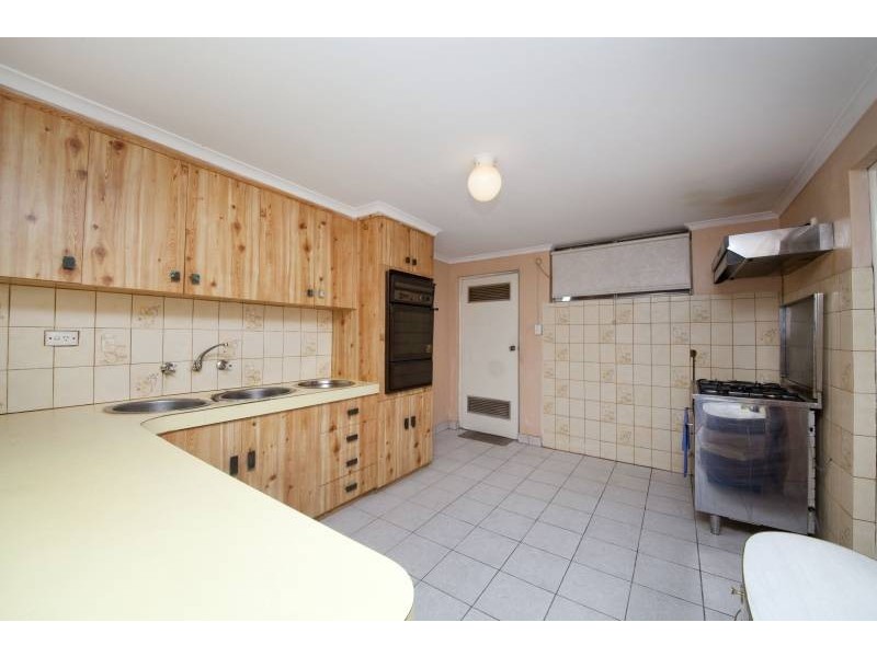 5 Olinda Court, Spearwood WA 6163