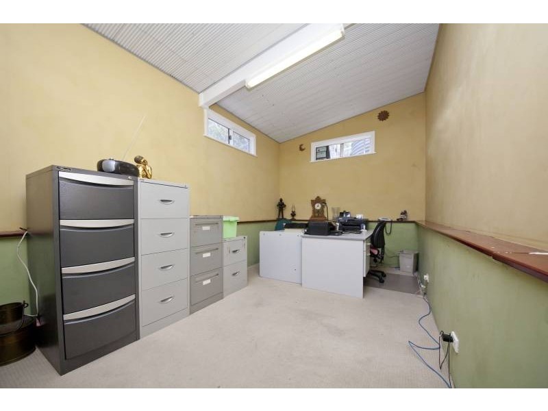 16 Long Street, Beaconsfield WA 6162