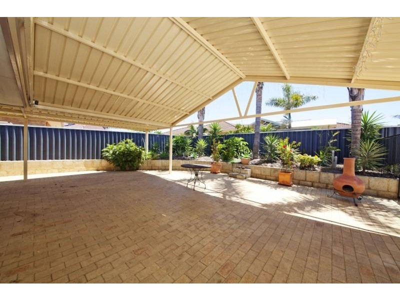 22 Fenimore Avenue, Munster WA 6166