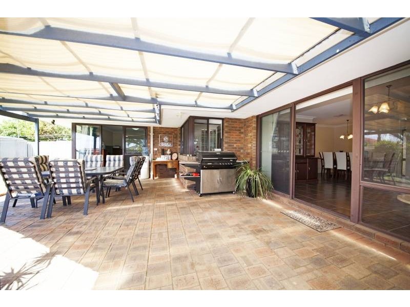 9 Milton Place, Munster WA 6166