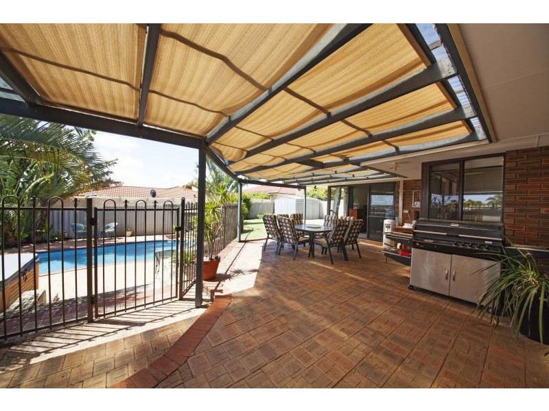 9 Milton Place, Munster WA 6166