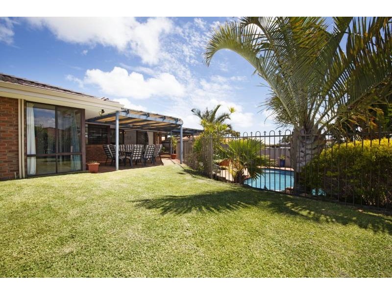 9 Milton Place, Munster WA 6166