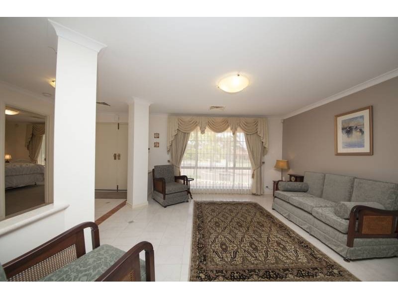 6 Areca Close, Munster WA 6166