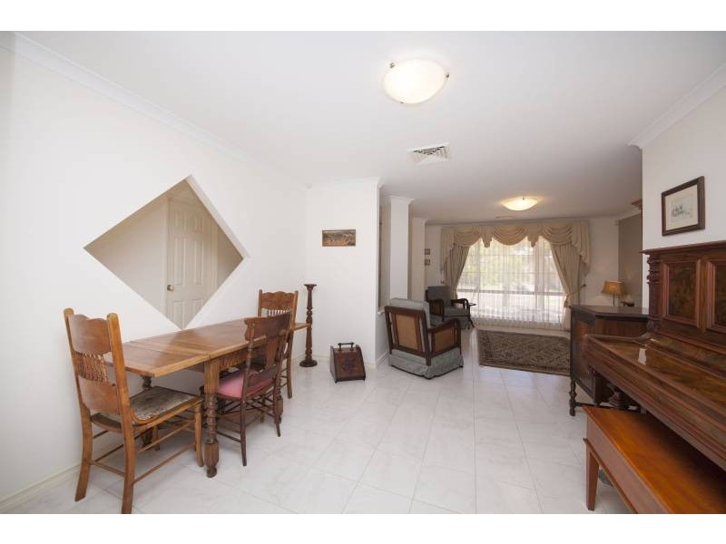 6 Areca Close, Munster WA 6166
