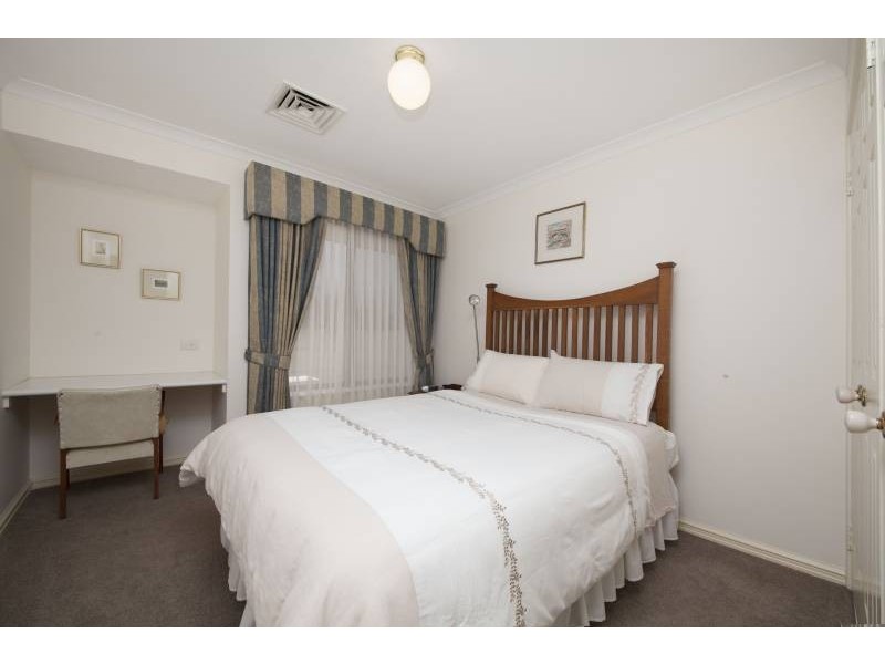 6 Areca Close, Munster WA 6166