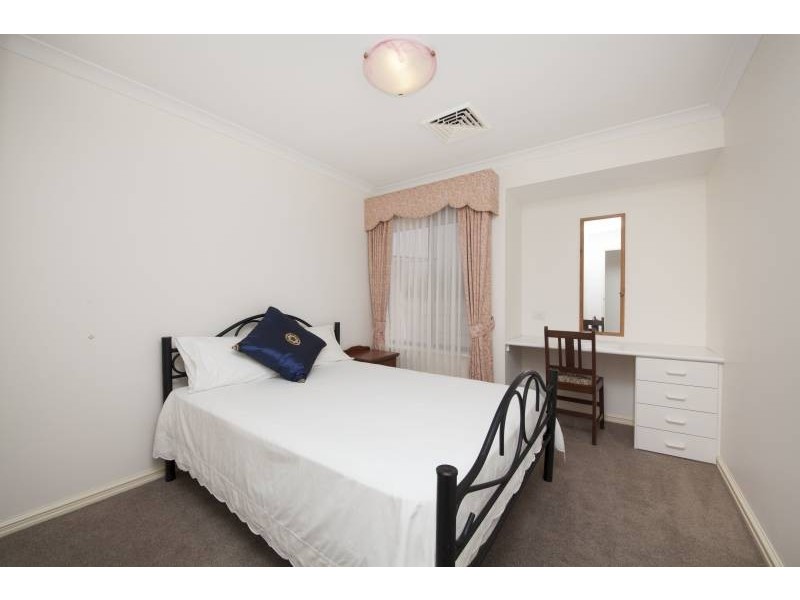 6 Areca Close, Munster WA 6166