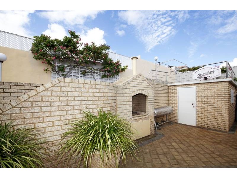 5 Buchanan Rise, Coogee WA 6166