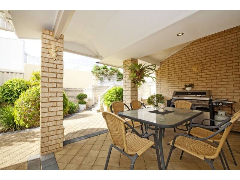 5 Buchanan Rise, Coogee WA 6166