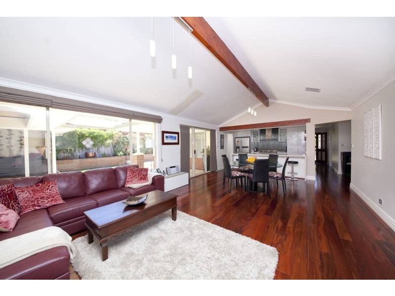 38 Crossland Way, Kardinya WA 6163