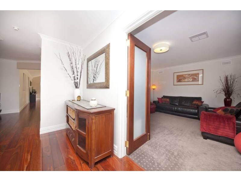 38 Crossland Way, Kardinya WA 6163
